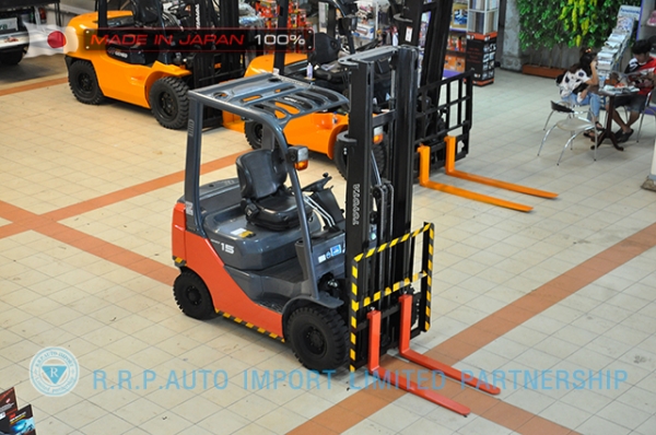 ขายรถโฟล์คลิฟท์มือสอง TOYOTA รุ่น  8FG15-30581 ราคา 285,000 บาท นำเข้าจากประเทศญี่ปุ่น 100\% ไม่เคยใช้งานในไทย