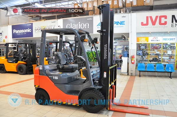 ขายรถโฟล์คลิฟท์มือสอง TOYOTA รุ่น  8FG15-30581 ราคา 285,000 บาท นำเข้าจากประเทศญี่ปุ่น 100\% ไม่เคยใช้งานในไทย