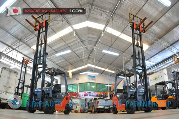 ขายรถโฟล์คลิฟท์มือสอง TOYOTA รุ่น  8FG15-30581 ราคา 285,000 บาท นำเข้าจากประเทศญี่ปุ่น 100\% ไม่เคยใช้งานในไทย