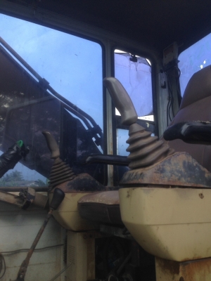 รถแม็คโคร PC 200-5