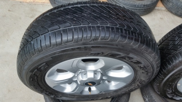 ขายล้อChev colorado 16 ยาง215/70/16 4 ล้อ