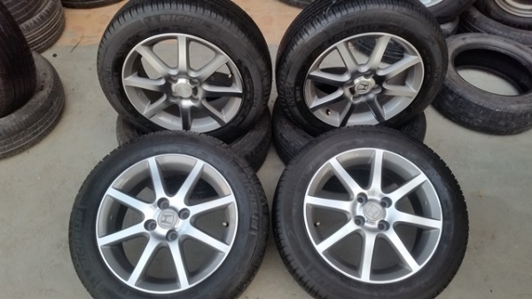 ขายล้อHONDA ขอบ 15 พร้อมยาง 4 ล้อ