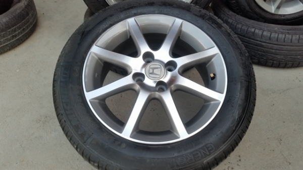 ขายล้อHONDA ขอบ 15 พร้อมยาง 4 ล้อ