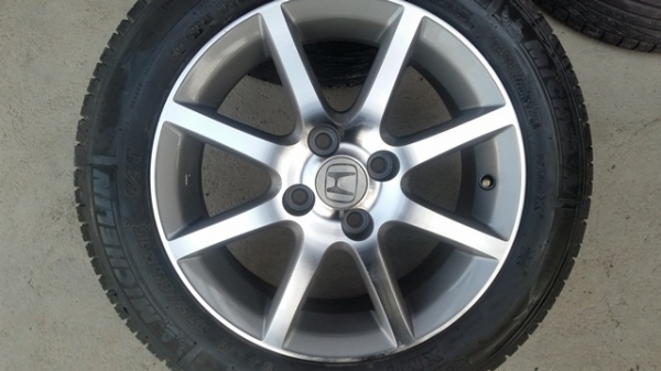 ขายล้อHONDA ขอบ 15 พร้อมยาง 4 ล้อ