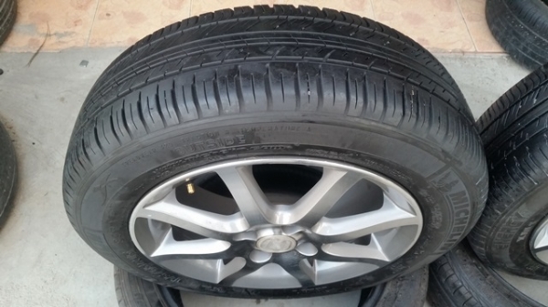 ขายล้อHONDA ขอบ 15 พร้อมยาง 4 ล้อ