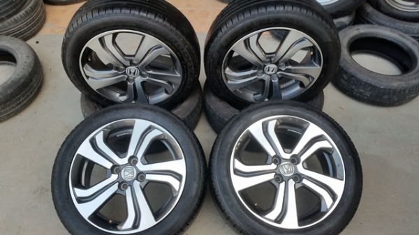 ขายล้อHONDA All New City 16ยางปี 15  4 ล้อ