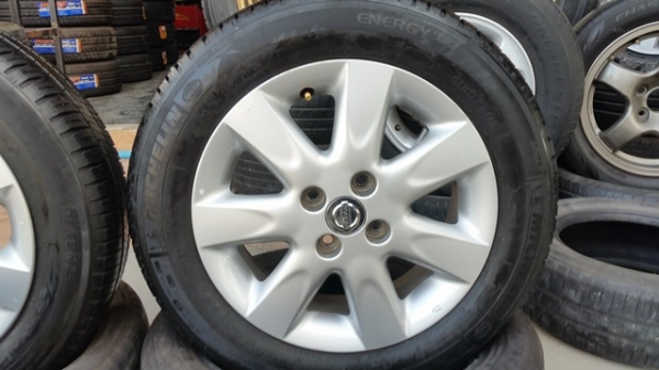 ขายล้อNISSAN March 15 ยาง175/65/15 ปี 0115 4 ล้อ ขายล้อNISSAN March 15 ยาง175/65/15 ปี 0115 4 ล้อ