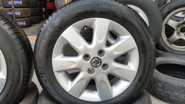 ขายล้อNISSAN March 15 ยาง175/65/15 ปี 0115 4 ล้อ ขายล้อNISSAN March 15 ยาง175/65/15 ปี 0115 4 ล้อ