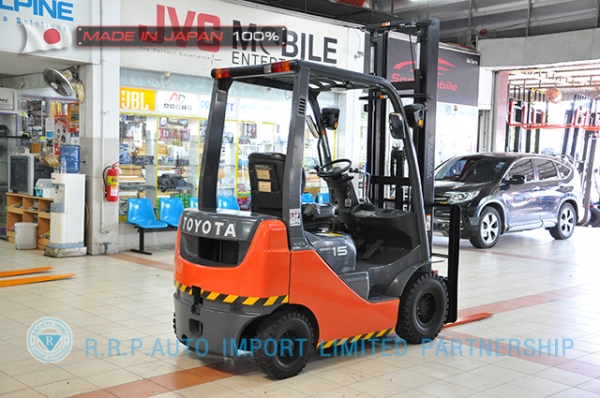 ขายรถโฟล์คลิฟท์มือสอง TOYOTA รุ่น  8FG15-30588 ราคา 285,000 บาท นำเข้าจากประเทศญี่ปุ่น 100\% ไม่เคยใช้งานในไทย