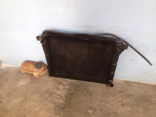 ขายหม้อน้ำ E30 m10 ยกชุดพร้อมถังพักน้ำ  สภาพok ราคา1500 โทร0924462525โส กทม