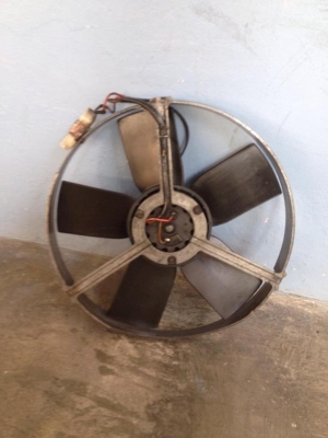 ขายพัดลม คอยร้อนแอร์ E30 ยกชุด สภาพok ราคา800 โทร0924462525โส กทม