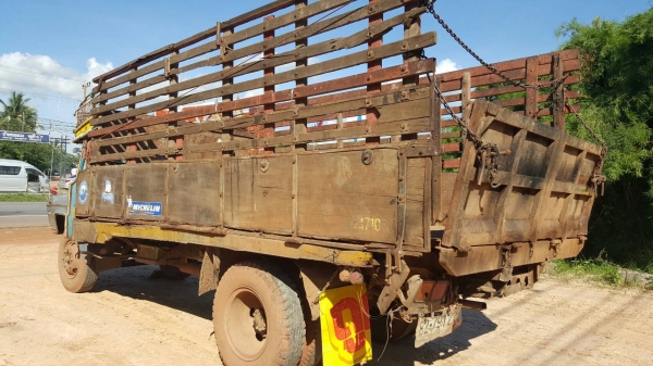 ขาย 6 ล้อ หัวยาว เครื่อง 6BB1 145 แรงม้า คัสซีสวยตลอดเส้น ทะเบียนพร้อมโอนครับ ขาย 6 ล้อ หัวยาว เครื่อง 6BB1 145 แรงม้า คัสซีสวยตลอดเส้น ทะเบียนพร้อมโอนครับ