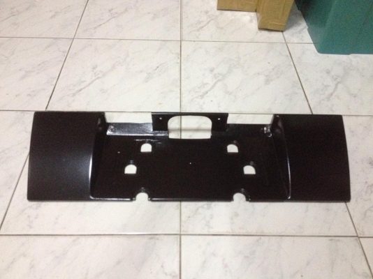 ขายชิ้นดำป้ายทะเบียน  E30 ไฟท้าย3ชั้น ทำสีดำมาแล้ว สภาพok ราคา400 โทร0924462525โส กทม