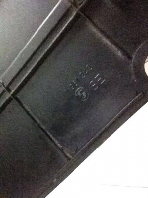 ขายชิ้นดำป้ายทะเบียน  E30 ไฟท้าย3ชั้น ทำสีดำมาแล้ว สภาพok ราคา400 โทร0924462525โส กทม