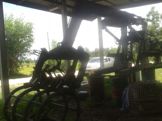 ขายคีบอ้อยกลกิจบูมเดี่ยวสภาพดีไม่มีรอยแตกรา้วปะดามปั้มดีกระบอกดีมือกำดี