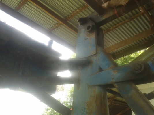 ขายคีบอ้อยกลกิจบูมเดี่ยวสภาพดีไม่มีรอยแตกรา้วปะดามปั้มดีกระบอกดีมือกำดี