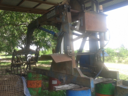 ขายคีบอ้อยกลกิจบูมเดี่ยวสภาพดีไม่มีรอยแตกรา้วปะดามปั้มดีกระบอกดีมือกำดี