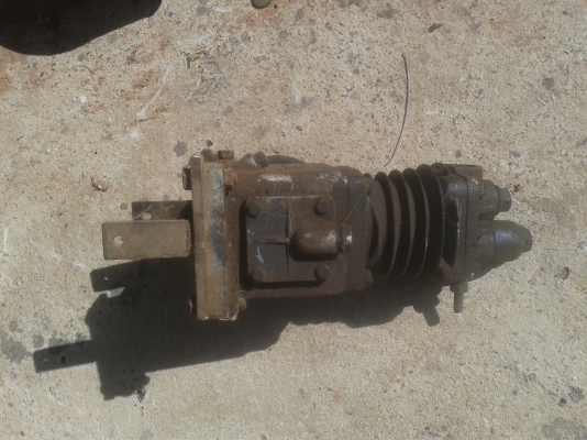 ขายปั้มลมสำหรับรถไถฟอร์ดไว้เป่ากรองอากาศ