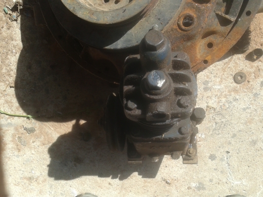 ขายปั้มลมสำหรับรถไถฟอร์ดไว้เป่ากรองอากาศ