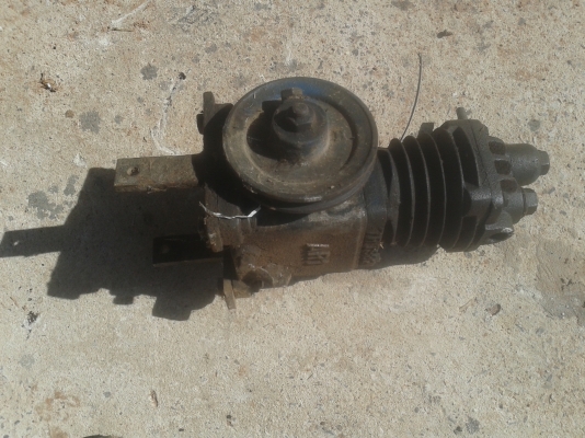 ขายปั้มลมสำหรับรถไถฟอร์ดไว้เป่ากรองอากาศ