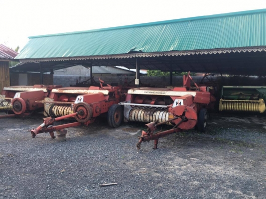 ขายเครื่องอัดฟางเก่าไทยเก่านอกมากกว่า 30เครื่อง