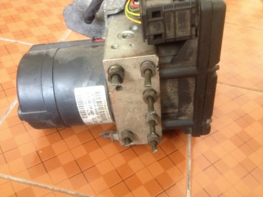 ปั้ม ABS BENZ C240 V6 เก่าญี่ปุ่นเเท้สภาพดี ปั้ม ABS BENZ C240 V6 เก่าญี่ปุ่นเเท้สภาพดี