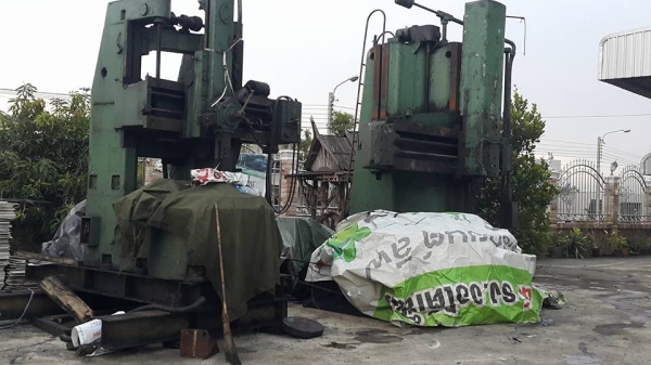 ขายเครื่องกลึงแนวตั้ง