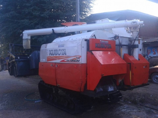 ขายรถเกี่ยวข้าวคูโบต้า  DC 70 g   สภาพสวย  ราคา  525,000  รถพร้อมใช้