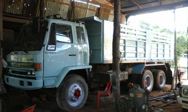 ขายรถดั้ม2เพลา FXZ13NFY ร็อกกี้210แรง เกียร์ฟุลเลอร์ เครื่องดี แคชซีสวย พ.เพาเวอร์ เบรกจิฟฟี่ รถสวยสภาพดีมาก พร้อมใช้งาน เอกสารพร้อมโอน ราคา860,000 สนใจโทร 090-8588220คุณนะ 093-3258446คุณบิว หรือเข้าดูสินค้าอื่นๆได้ที่ www.narong2truck.com หรือ www.truck.