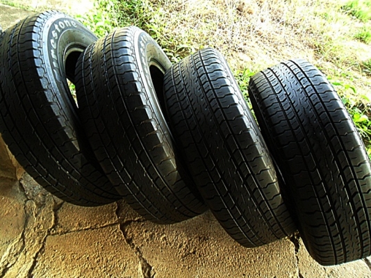 ยางกระบะขอบ15 ไฟร์สโตน215-70-R15 ลงพื้นปี15 (4เส้น 3,800)