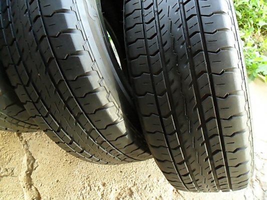 ยางกระบะขอบ15 ไฟร์สโตน215-70-R15 ลงพื้นปี15 (4เส้น 3,800)