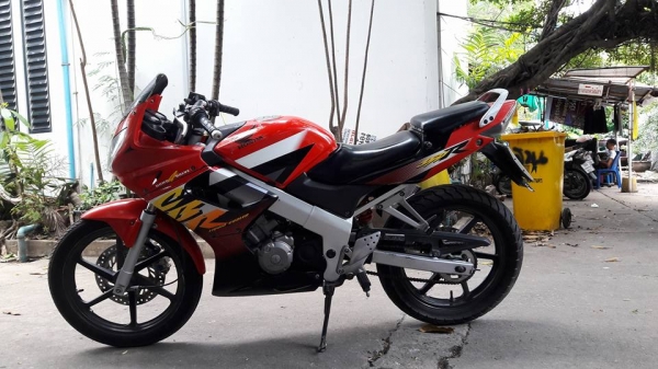 ขายลูกเดียวcbr150r คาบู ปี2546 เล่มครบทุกคัน