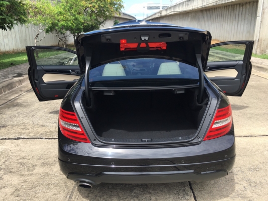 benz c180 coupe สีดำ ปี 2012 amg ท็อปสุดออฟชั่นเต็ม benz c180 coupe สีดำ ปี 2012 amg ท็อปสุดออฟชั่นเต็ม