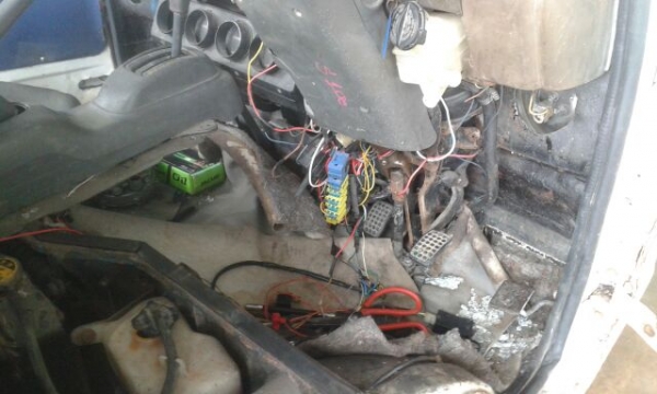 ขอแก้ข่าวเรื่องโกงรถหน่อยครับ...เนื่องจากรถพังอยู่ที่หาดใหญ่ ลูกค้าเลยยังไม่จ่ายเงินจนกว่าจะซ่อมเสร็จ