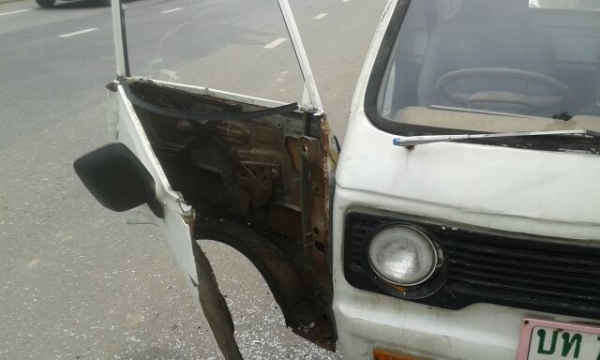 ขอแก้ข่าวเรื่องโกงรถหน่อยครับ...เนื่องจากรถพังอยู่ที่หาดใหญ่ ลูกค้าเลยยังไม่จ่ายเงินจนกว่าจะซ่อมเสร็จ