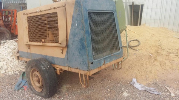 ขายเครื่องปั๊มลม KomatSu125