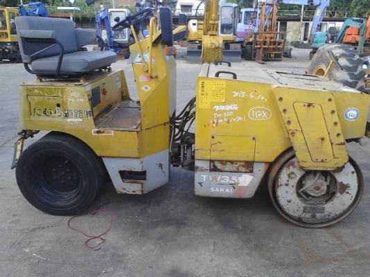 SAKAI TW350 รถบด 3.5 ตัน SAKAI TW350 รถบด 3.5 ตัน