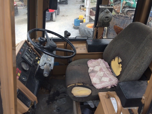 เกรดA คับ CAT 910F จากญี่ปุ่น. สภาพสวยมาก ชั่วโมงน้อย พร้อมใช้งาน โทร.090-986-2521 อ๊อบ