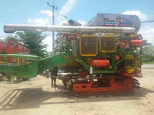 ขายรถเกี่ยวข้าวไทยเจริญ 2010ช่วงล่าง12ปั๊ม23 เครื่องnissan MD92เทอร์โบว์ 240แรงลูเลอร์ 11ลูก