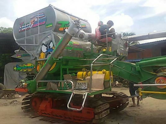 ขายรถเกี่ยวข้าวไทยเจริญ 2010ช่วงล่าง12ปั๊ม23 เครื่องnissan MD92เทอร์โบว์ 240แรงลูเลอร์ 11ลูก ขายรถเกี่ยวข้าวไทยเจริญ 2010ช่วงล่าง12ปั๊ม23 เครื่องnissan MD92เทอร์โบว์ 240แรงลูเลอร์ 11ลูก