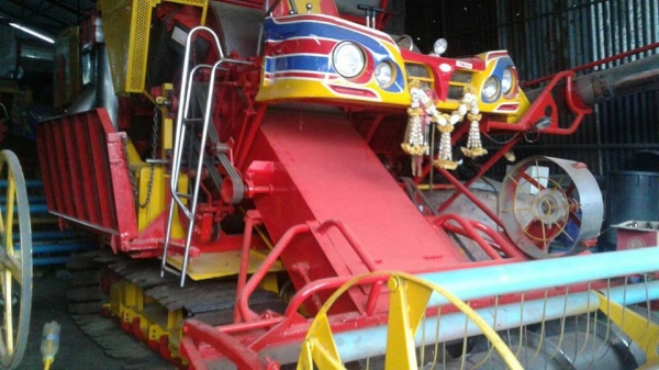 ขายรถเกี่ยวข้าวจ้าวช้างไวไฟปลายปี49 ช่วงล่าง12เดิมโรงงานเครี่อง225.อีซูซุปั้ม23 มอเตอร์90 เช็คพร้อมใช้งาน เครื่องฟิต ขายรถเกี่ยวข้าวจ้าวช้างไวไฟปลายปี49 ช่วงล่าง12เดิมโรงงานเครี่อง225.อีซูซุปั้ม23 มอเตอร์90 เช็คพร้อมใช้งาน เครื่องฟิต