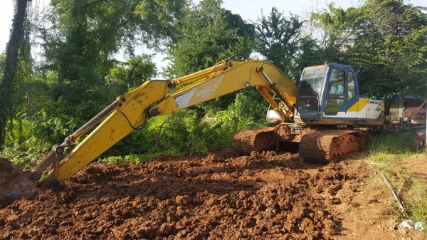 ขายรถขุดแบ็คโค200-3มาร์คทรี ไฟฟ้าตัดทำงานเร็วเล่มทะเบียน ช่วงล่างดี ทำงานทุกวัน จัดไฟแนนซ์ได้ ขายรถขุดแบ็คโค200-3มาร์คทรี ไฟฟ้าตัดทำงานเร็วเล่มทะเบียน ช่วงล่างดี ทำงานทุกวัน จัดไฟแนนซ์ได้