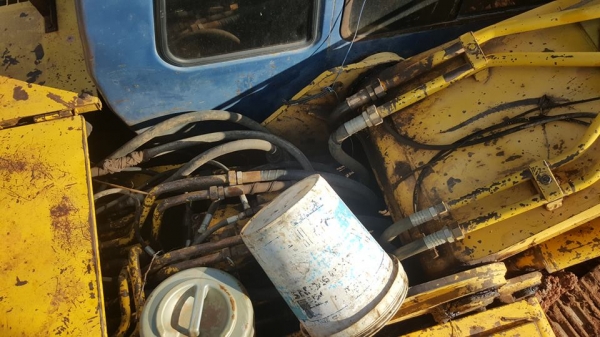 ขายรถขุดแบ็คโค200-3มาร์คทรี ไฟฟ้าตัดทำงานเร็วเล่มทะเบียน ช่วงล่างดี ทำงานทุกวัน จัดไฟแนนซ์ได้ ขายรถขุดแบ็คโค200-3มาร์คทรี ไฟฟ้าตัดทำงานเร็วเล่มทะเบียน ช่วงล่างดี ทำงานทุกวัน จัดไฟแนนซ์ได้