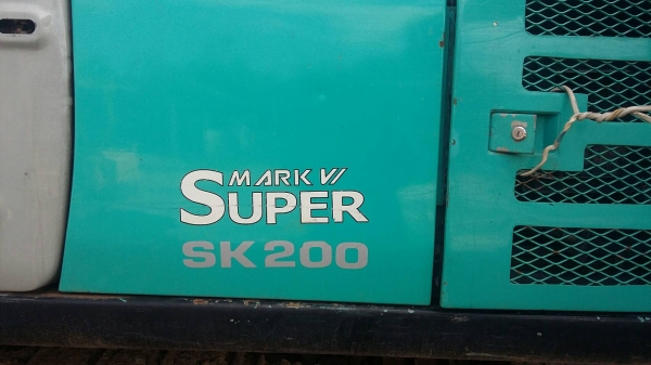 มีหลายคัน ขายด่วน KOBELCO SK 200 Super Mark Vl สภาพดี ใช้งานได้ดีมาก เจ้าของมีหลายคัน มีหลายคัน ขายด่วน KOBELCO SK 200 Super Mark Vl สภาพดี ใช้งานได้ดีมาก เจ้าของมีหลายคัน