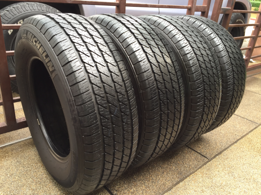 ยาง Michelin 265 65 17 ปี14 ดอกเต็ม เนื้อนิ่ม ราคาไม่แพง