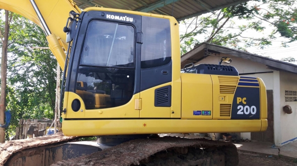 ขายด่วน!!KOMATSU PC200-8 5,000 ชั่วโมง สภาพสวยมากค่ะ ขายด่วน!!KOMATSU PC200-8 5,000 ชั่วโมง สภาพสวยมากค่ะ