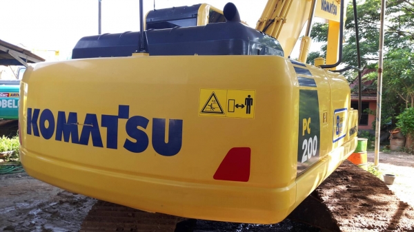 ขายด่วน!!KOMATSU PC200-8 5,000 ชั่วโมง สภาพสวยมากค่ะ ขายด่วน!!KOMATSU PC200-8 5,000 ชั่วโมง สภาพสวยมากค่ะ