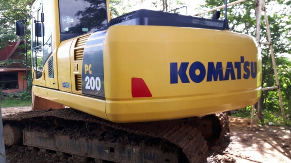 ขายด่วน!!KOMATSU PC200-8 5,000 ชั่วโมง สภาพสวยมากค่ะ ขายด่วน!!KOMATSU PC200-8 5,000 ชั่วโมง สภาพสวยมากค่ะ