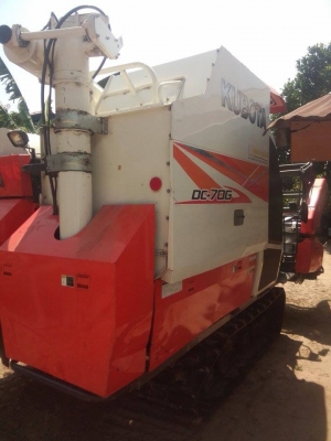 ขายดาวน์ รถเกี่ยวข้าว  อุ้ม 70 g  คูโบต้า พร้อมตัวลาก