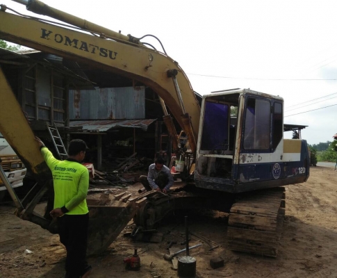 ขาย แบคโฮ KOMATSU PC120-5 เอกสารใบซื้อขาย เครื่องดี ช่วงล่างเช็คใหม่แล้ว รถใช้งานอยู่ครับ ขาย แบคโฮ KOMATSU PC120-5 เอกสารใบซื้อขาย เครื่องดี ช่วงล่างเช็คใหม่แล้ว รถใช้งานอยู่ครับ